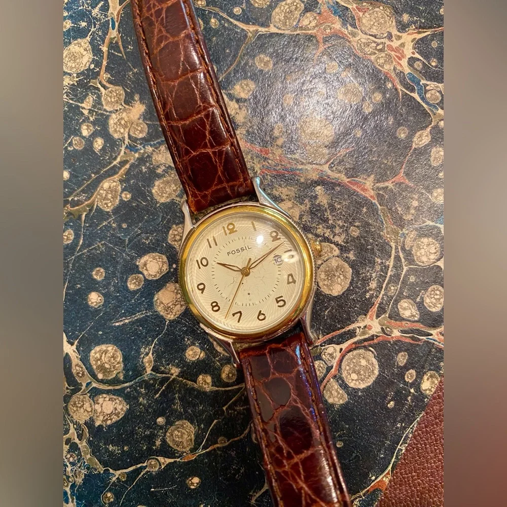 Fossil vintage watch with brown leather band